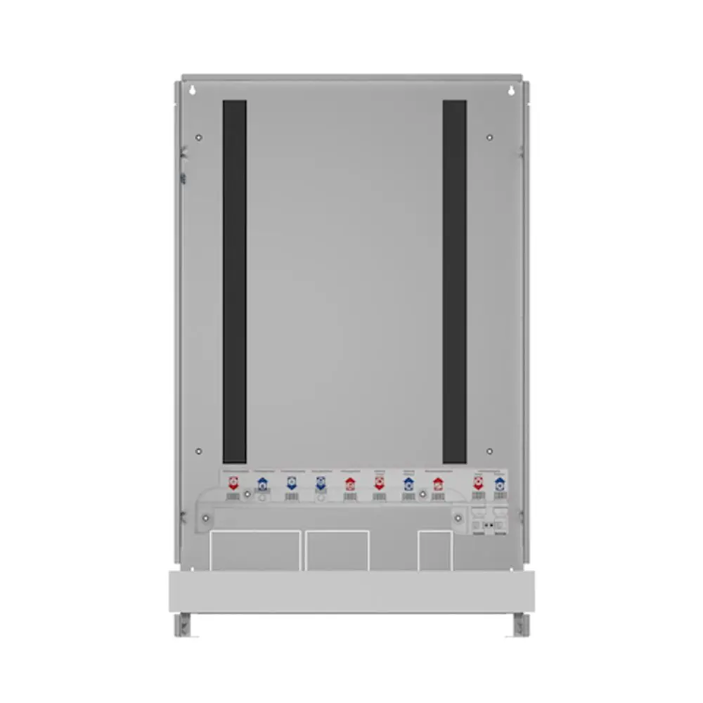 Montageschrank von Roth mit einer einfachen, schlichten Rückwand und Anschlussmöglichkeiten am unteren Rand für eine optimale Kabelverlegung.